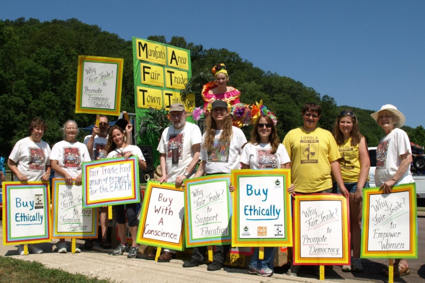 Go Bananas Case Study Mankato, MN Gets Fair Trade Bananas in Local